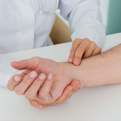 Nadi Pariksha — pulse diagnosis