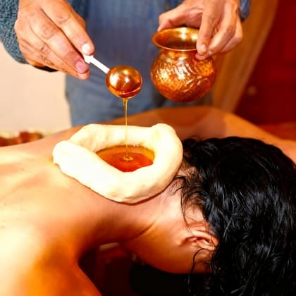Greeva Basti — Neck Oil Therapy